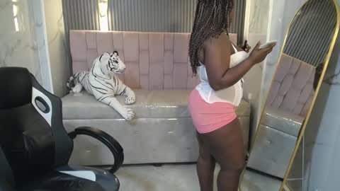 soffia_b online show from October 7, 3:11 am