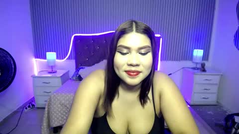 sofi_brunette_ online show from February 27, 3:17 am