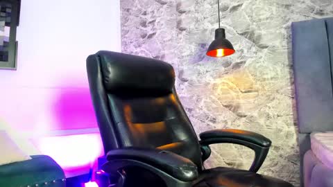 sofi_wiliiams2 online show from April 2, 11:02 pm