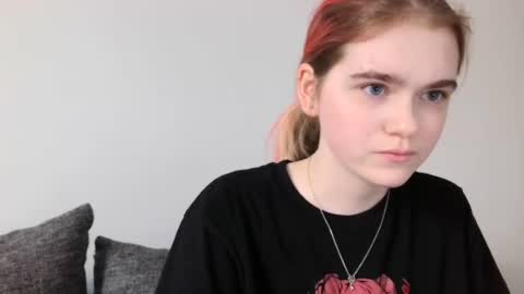 sofia bloomm online show from June 18, 8:37 am