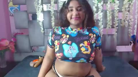 Snapshot of sofia_hernandeez_ chatting on December 19, 7:07 pm Sofi online show from December 19, 7:07 pm