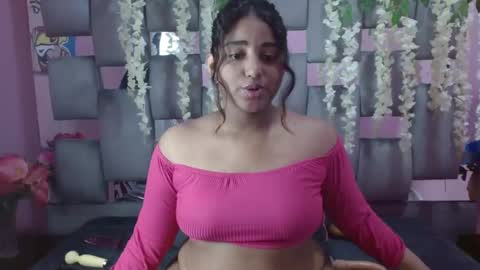 Snapshot of sofia_hernandeez_ chatting on December 20, 6:56 pm Sofi online show from December 20, 6:56 pm