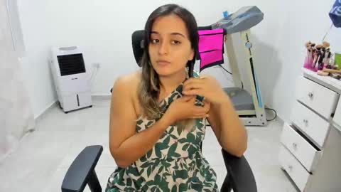 Snapshot of sofia_new chatting on September 25, 2:21 am sofia_new online show from September 25, 2:21 am