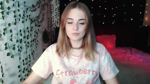 Snapshot of sofia_rosemary chatting on September 25, 12:26 pm sofia_rosemary online show from September 25, 12:26 pm