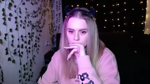 Snapshot of sofia_rosemary chatting on February 19, 3:05 pm sofia_rosemary online show from February 19, 3:05 pm