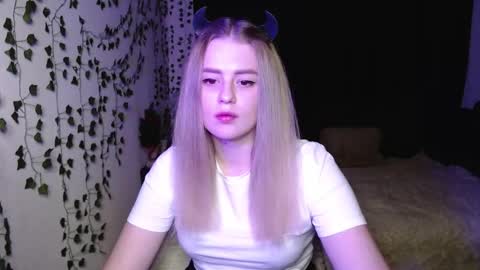 Snapshot of sofia_rosemary chatting on February 7, 2:15 pm sofia_rosemary online show from February 7, 2:15 pm
