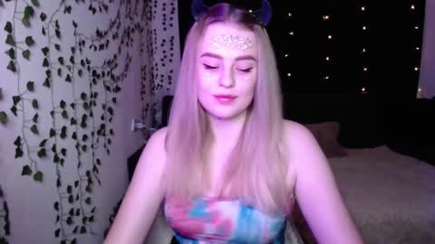 Snapshot of sofia_rosemary chatting on February 14, 12:25 pm sofia_rosemary online show from February 14, 12:25 pm