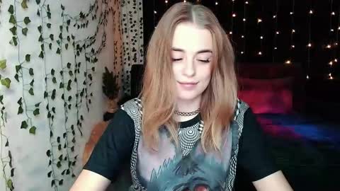 Snapshot of sofia_rosemary chatting on October 17, 1:47 pm sofia_rosemary online show from October 17, 1:47 pm