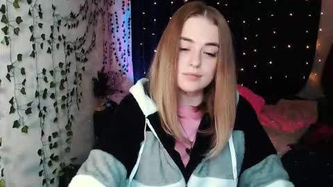 Snapshot of sofia_rosemary chatting on September 30, 1:50 pm sofia_rosemary online show from September 30, 1:50 pm