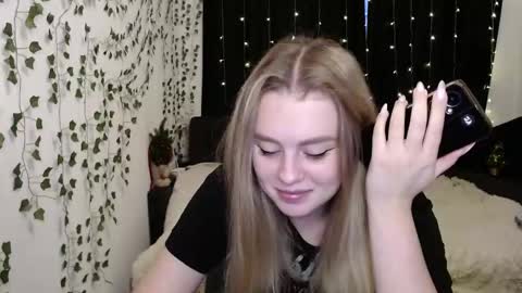 Snapshot of sofia_rosemary chatting on December 28, 12:24 pm sofia_rosemary online show from December 28, 12:24 pm