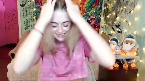 Snapshot of sofia_rosemary chatting on October 30, 5:47 pm sofia_rosemary online show from October 30, 5:47 pm