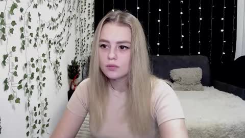Snapshot of sofia_rosemary chatting on January 10, 12:26 pm sofia_rosemary online show from January 10, 12:26 pm