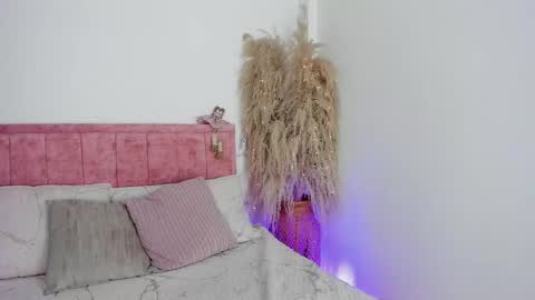 Snapshot of sofia_wilson_ chatting on October 14, 2:19 pm Sofia Wilson online show from October 14, 2:19 pm