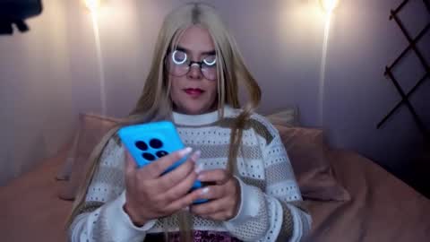 Snapshot of sofiaacortes chatting on September 16, 3:58 am Sofi cortes626 Ig online show from September 16, 3:58 am