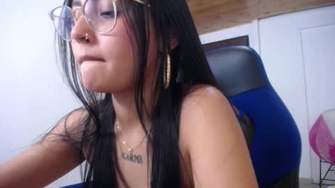 Snapshot of sofiaasexy19 chatting on October 5, 2:33 pm Sofia online show from October 5, 2:33 pm