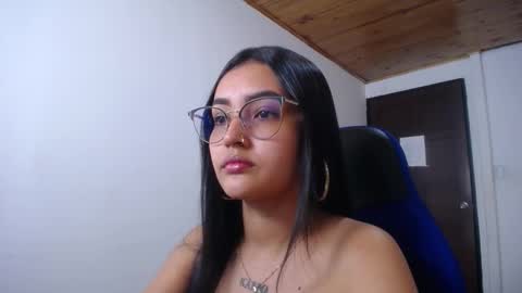 Snapshot of sofiaasexy19 chatting on October 2, 2:11 pm Sofia online show from October 2, 2:11 pm
