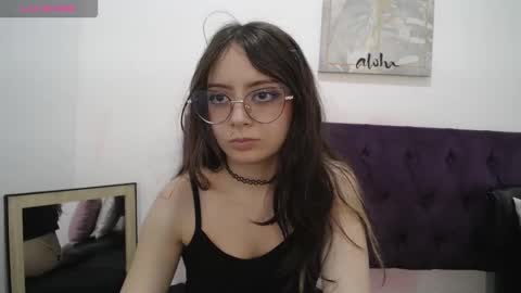 sofiakitty18 online show from September 17, 9:24 pm