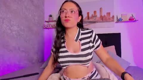 sofialujan_ online show from June 9, 11:59 pm