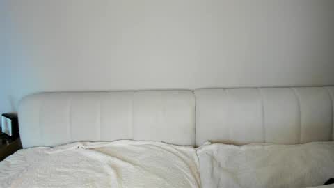 SOFIA   online show from April 13, 9:37 pm