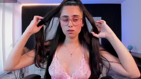 Sofiia  Everyday From 1400 to 2200 Col Time online show from April 8, 7:38 pm