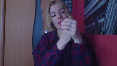 softy_aura online show from April 24, 2:53 pm