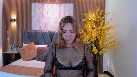 Your sultana of the sun and the moon online show from March 25, 11:35 am