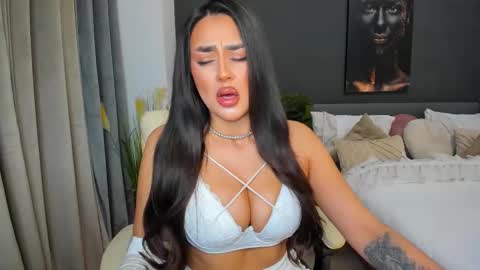 Sonia  Rey online show from December 14, 1:00 am