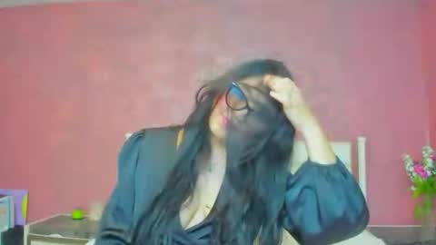 soniapinky online show from November 11, 4:52 am