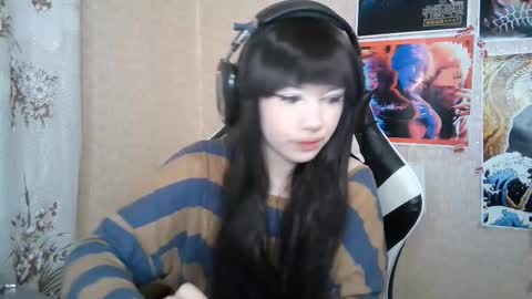 Mila online show from March 25, 6:33 pm