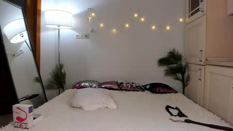 Snapshot of sonya_baby chatting on January 21, 1:11 pm SONIA online show from January 21, 1:11 pm