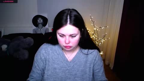 Snapshot of sophia__olsen chatting on March 4, 6:37 am sophia__olsen online show from March 4, 6:37 am