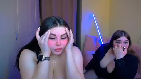 Snapshot of sophia__olsen chatting on March 7, 9:18 am sophia__olsen online show from March 7, 9:18 am