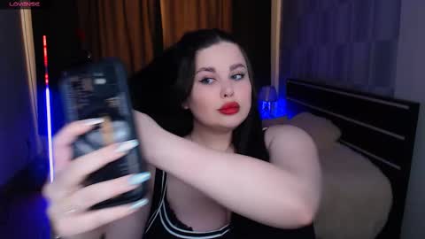 Snapshot of sophia__olsen chatting on February 11, 9:09 am sophia__olsen online show from February 11, 9:09 am