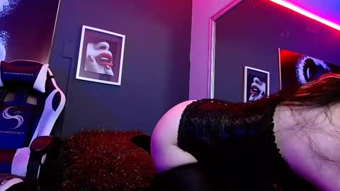 Snapshot of sophia_dk chatting on March 1, 9:37 pm sophia hottie online show from March 1, 9:37 pm