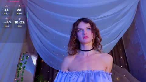 Snapshot of sophia_dreamy chatting on October 20, 2:25 am Sophia online show from October 20, 2:25 am