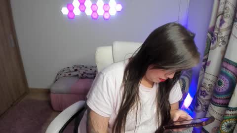 sophia_grants online show from February 17, 5:29 am