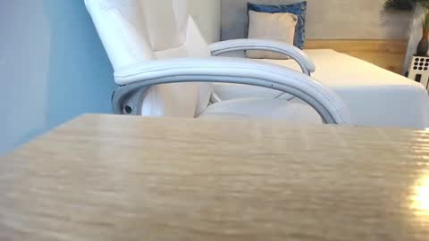 Snapshot of sophia_hadid chatting on December 31, 12:46 pm Sophia online show from December 31, 12:46 pm