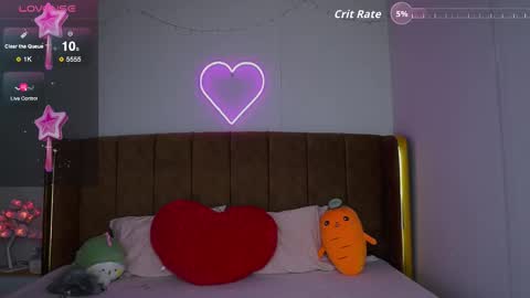 Snapshot of sophialaxx chatting on October 7, 11:31 pm Sophia online show from October 7, 11:31 pm
