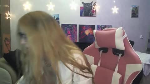 SophiaSonata online show from December 15, 6:02 pm