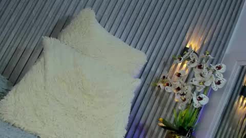 sophicollins online show from September 26, 8:39 pm