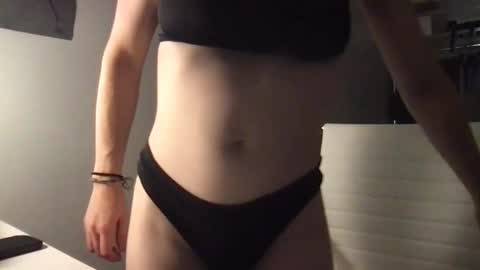 Snapshot of sophie21xoxo chatting on September 15, 2:20 am sophie21xoxo online show from September 15, 2:20 am