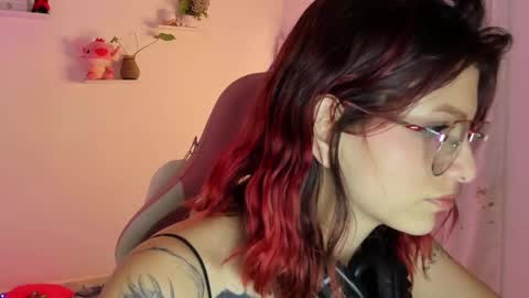 Snapshot of sophie_dolly_ chatting on January 28, 8:36 pm sophie doll online show from January 28, 8:36 pm