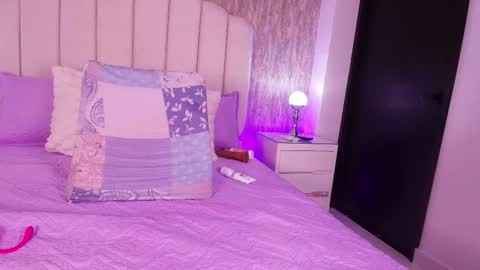 sophie online show from November 7, 12:11 pm