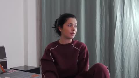 Snapshot of sophie_jeans chatting on October 17, 8:23 pm Sophie jeans online show from October 17, 8:23 pm