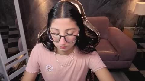 sophie_jones_b online show from February 13, 1:13 pm