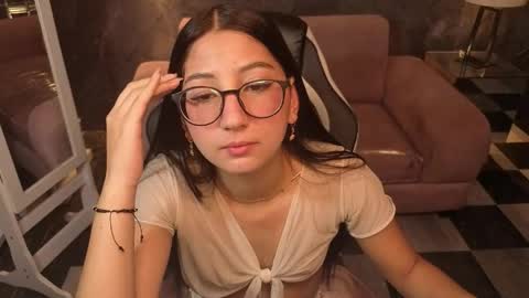sophie_jones_b online show from March 20, 1:16 pm