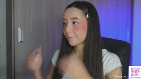 Snapshot of sophie_lii chatting on September 27, 6:59 pm Sophie or Sof online show from September 27, 6:59 pm