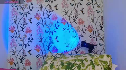 Snapshot of sophie_lii chatting on February 4, 5:34 pm Sophie or Sof online show from February 4, 5:34 pm