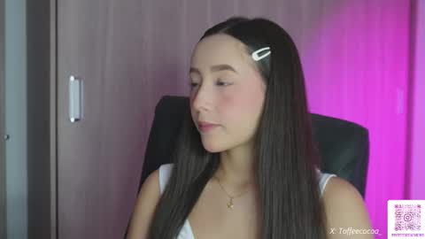 Snapshot of sophie_lii chatting on September 30, 9:30 pm Sophie or Sof online show from September 30, 9:30 pm