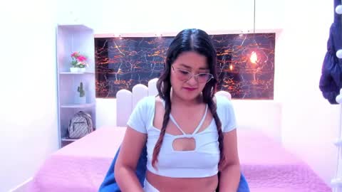sophie_pink78 online show from June 8, 1:12 pm